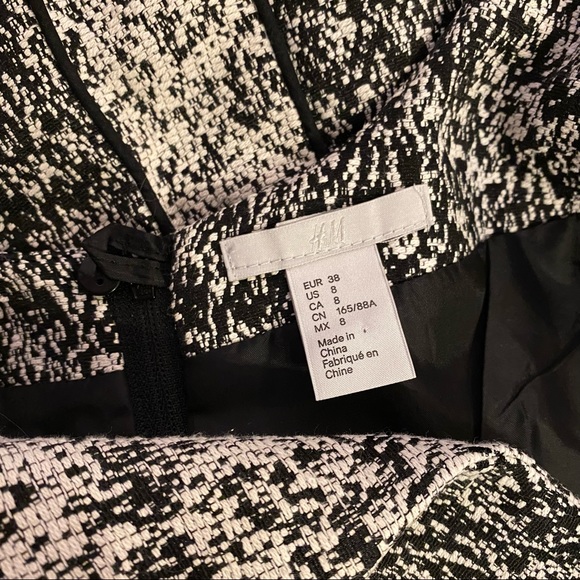 Two-toned knit dress - Picture 4 of 5